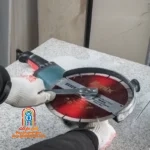 صفحه گرانیت‌بر ۲۳۰ میلیمتری RH-3510 نصب شده روی یک فرز بزرگ آماده کار