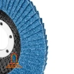 ذرات ساینده زیرکونیوم اکساید با زبری ۴۰ روی فلاپ‌های RH-3770 در نمای نزدیک